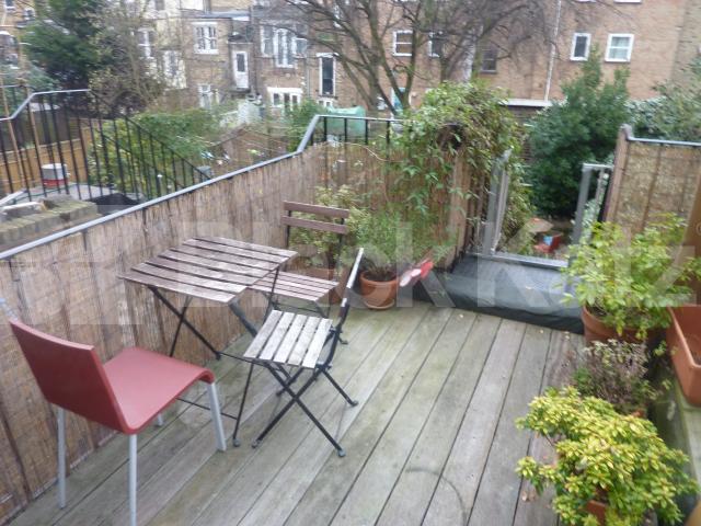 			NEW INSTRUCTION / ROOF TERRACE & GARDEN, 2 Bedroom, 1 bath, 1 reception Flat			 Alexander Road, ARCHWAY